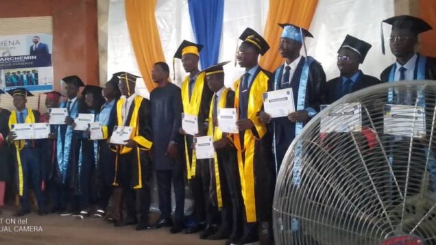 Remise-diplomes-aux-etudiants-en-droit-prive-de-luniversite-de-NDjamena.jpeg