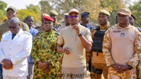 le Premier ministre encourage les forces combattantes dans le Centre-Ouest