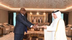 l’ambassadeur Tchonai Elimi remet les copies figurées de ses lettres de créance