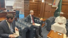 Le ministre Abdoulaye Sabre Fadoul reçoit l&rsquo;ambassadeur de l&rsquo;UE : focus sur le renforcement de la coopération