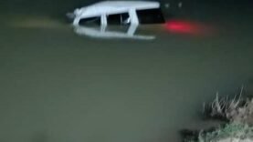 un homme au volant finit sa course dans le fleuve