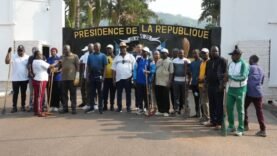 Bangui : Le Palais de la Renaissance brille de propreté grâce à l&rsquo;initiative « Kwa Ti Kodro »
