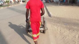pousse-pousse, un moyen de transport qui soulage les utilisateurs
