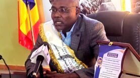 Le ministre Abderahim Awat Atteib honoré par les femmes de son ministère