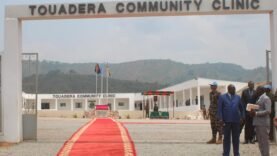 Le Président Touadéra inaugure une clinique moderne pour les forces armées et la population
