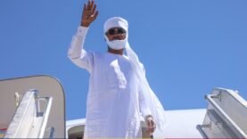 « Départ du Président Mahamat Idriss Déby Itno d&rsquo;Amdjarass vers la Mecque : Les Enjeux et Perspectives à Suivre »