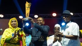 « Distinction Remarquable : Le Président Mahamat Idriss Déby Itno Reçoit le Prix d’Or du Citoyen Modèle 2024 par &lsquo;Le Tchad d’Abord&rsquo; – Infos Essentielles »