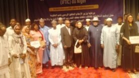 Réussite éclatante : Des journalistes nigériens célébrés lors d&rsquo;une cérémonie de remise de diplômes – Découvrez l&rsquo;impact sur le paysage médiatique !