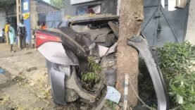 Accident spectaculaire à Moursal : Un chauffeur termine sa course dans une boutique – Les détails à ne pas manquer aujourd&rsquo;hui