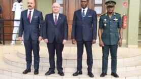 Renforcement des Alliances : Le Ministre de la Défense Accueille son Homologue Turc pour Dynamiser la Coopération Militaire