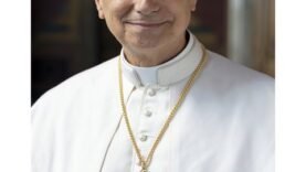 Découvrez la Photo Officielle du Pape Léon XIV : Les Secrets Révélés Aujourd&rsquo;hui !