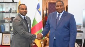Visite Cruciale : Le Ministre des Transports de Guinée Équatoriale Rencontré par le Président Touadéra – Découvrez les Enjeux Clés !