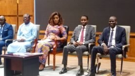 Intelligence Artificielle et Éthique : Comment l&rsquo;IA Redéfinit le Monde du Journalisme en 2025