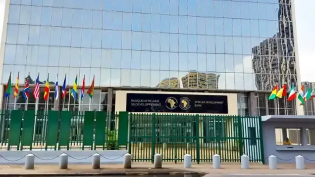 Le-siege-de-la-BAD-a-Abidjan-1200×600-1.webp.webp