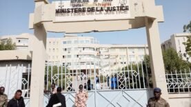 Bien sûr, voici un exemple de titre utilisant des mots-clés stratégiques :

« L&rsquo;Impact Imminent : Pourquoi le Ministère de la Justice Réclame la Liste des Magistrats Absents »