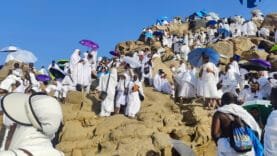 Hadj 2025 : Découvrez les Secrets Essentiels de l&rsquo;Ascension Spirituelle sur le Mont Arafat Aujourd&rsquo;hui