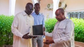 Tchad : Don d’équipements informatiques par l’UNFPA au Comité d’action à N’Djamena – Les enjeux essentiels du jour