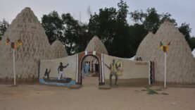 Révélation à Maroua : Les Musgum abandonnent leurs célèbres cases en obus à la mairie – Découvrez le détail choquant que tout le monde ignore !