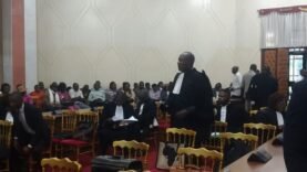 Présidentielle 2025 au Cameroun : 35 requêtes pré-électorales sur la table ce lundi 4 août – Découvrez les secrets qui pourraient tout changer!