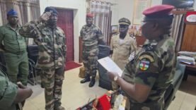 Découverte exclusive : Le parcours inspirant du lieutenant-colonel Claude Edmond BEHOUNDE, majore de la 5ᵉ promotion de l’École de Guerre de Kinshasa – Les secrets de son succès révélés !
