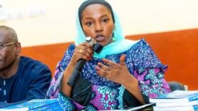 Moundou : la ministre des Transports engage un dialogue innovant avec les acteurs du secteur pour des solutions durables.