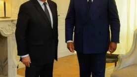 Tshisekedi et Hollande discutent des enjeux de développement en Afrique à Paris