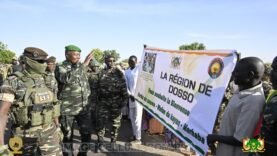 Le Général Tiani reçu avec enthousiasme à Dosso, une visite marquée par des promesses de développement.