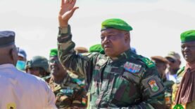Abdourahamane Tiani en visite à Assamaka pour renforcer le moral des troupes face aux défis sécuritaires