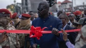 Mamadi Doumbouya inaugure l&rsquo;échangeur de Bambéto : un pas vers la modernisation de Conakry.