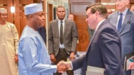 Rencontre clé entre le ministre des Affaires étrangères et une délégation américaine pour renforcer les ties bilatéraux