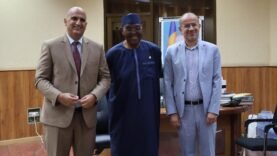 Dr. Haroun Kabadi accueille l’inter-Ordre des pharmaciens d’Afrique pour renforcer la coopération continentale.