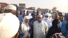 Le maire de N&rsquo;Djaména inspecte le stationnement des poids lourds à Ngueli pour améliorer la circulation