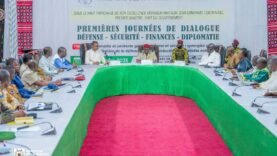 Des experts se rencontrent pour redéfinir la stratégie défense-sécurité-finances-diplomatie en période de crise.