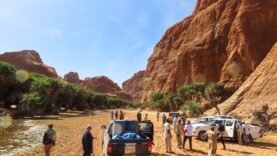 Les touristes explorent le massif de l&rsquo;Ennedi: un regard neuf sur 2026