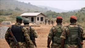 Guinée : l&rsquo;armée interpelle 16 militaires sierra-léonais, tensions régionales en vue