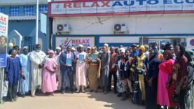Relax Auto École soutient 50 moto-taximen avec une bourse de formation pour un Ramadan solidaire
