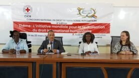 Le CICR lance un concours national pour sensibiliser au droit international humanitaire.