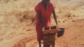 Jeune fabricante de briques, Yadida Mahamat Togui révolutionne le Guéra par son courage