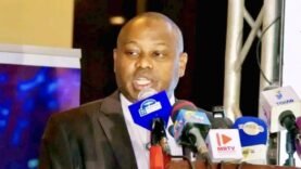 Le maire de N’Djaména promet une accélération pour l&rsquo;année à venir lors du dîner de presse.