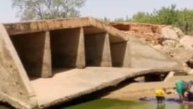 À Torrock, deux ans après l&rsquo;effondrement : les ponts de Maka et Balani restent désertés et menacent la circulation.