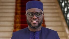 Le président de l&rsquo;Assemblée nationale du Sénégal démissionne, ouvrant une nouvelle ère politique.