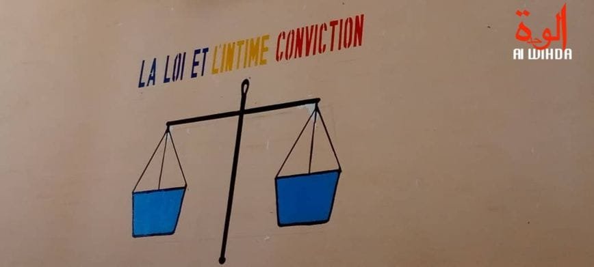 45733393-36803917-v-1588694064.jpg