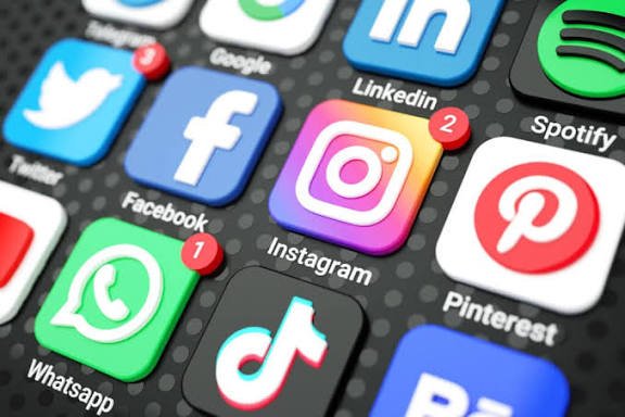 Réseaux sociaux : nouveaux forums de démocratie ?