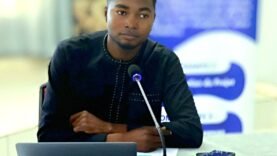 Jeunes : liberté vestimentaire et lieux de culte