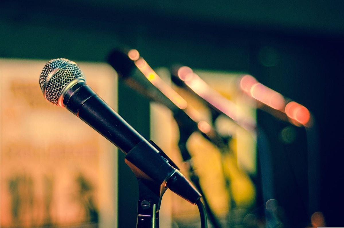 clickerhappy-mic-1132528.jpg