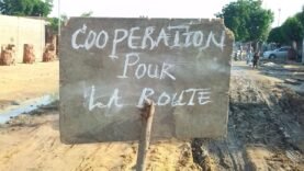 N&rsquo;Djamena : des habitants réparent leurs routes !