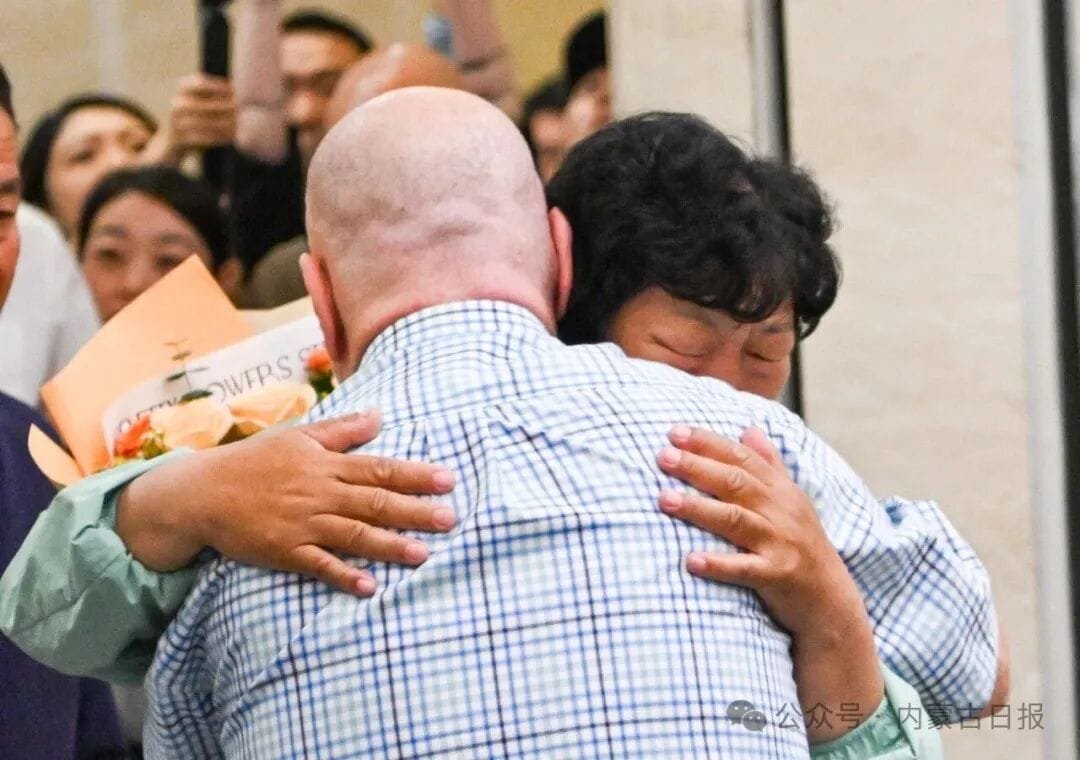 hug-each-other.jpg