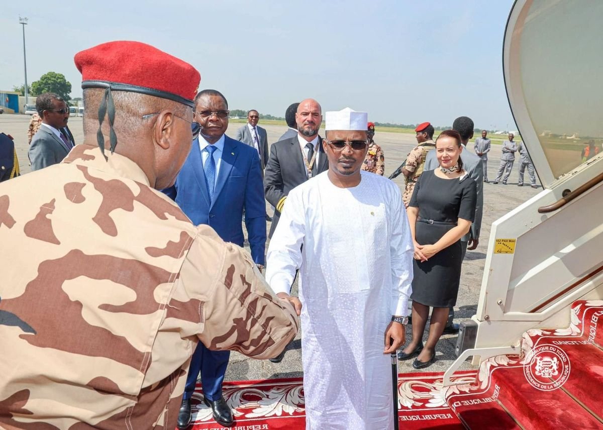 Retour à N&rsquo;Djaména du Maréchal du Tchad après son séjour à Paris