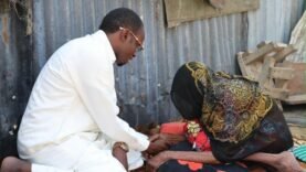 Maire Djamal Yaya Moussa au secours d&rsquo;une femme de 135 ans