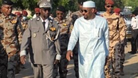 Honneur à trois policiers au Tchad après l&rsquo;arrestation de « Bachara 8